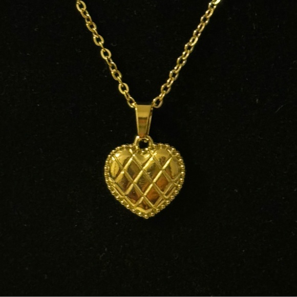 ✨2 for $30✨ Gold Plaid Puffy Heart Pendant Necklace 💛✨ (Checkered, Art Nouveau) - Picture 6 of 10